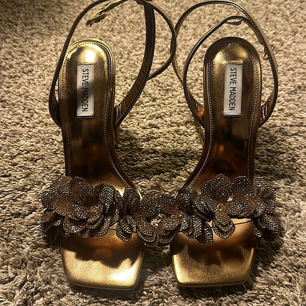 Steve Madden flower shoes, limited edition